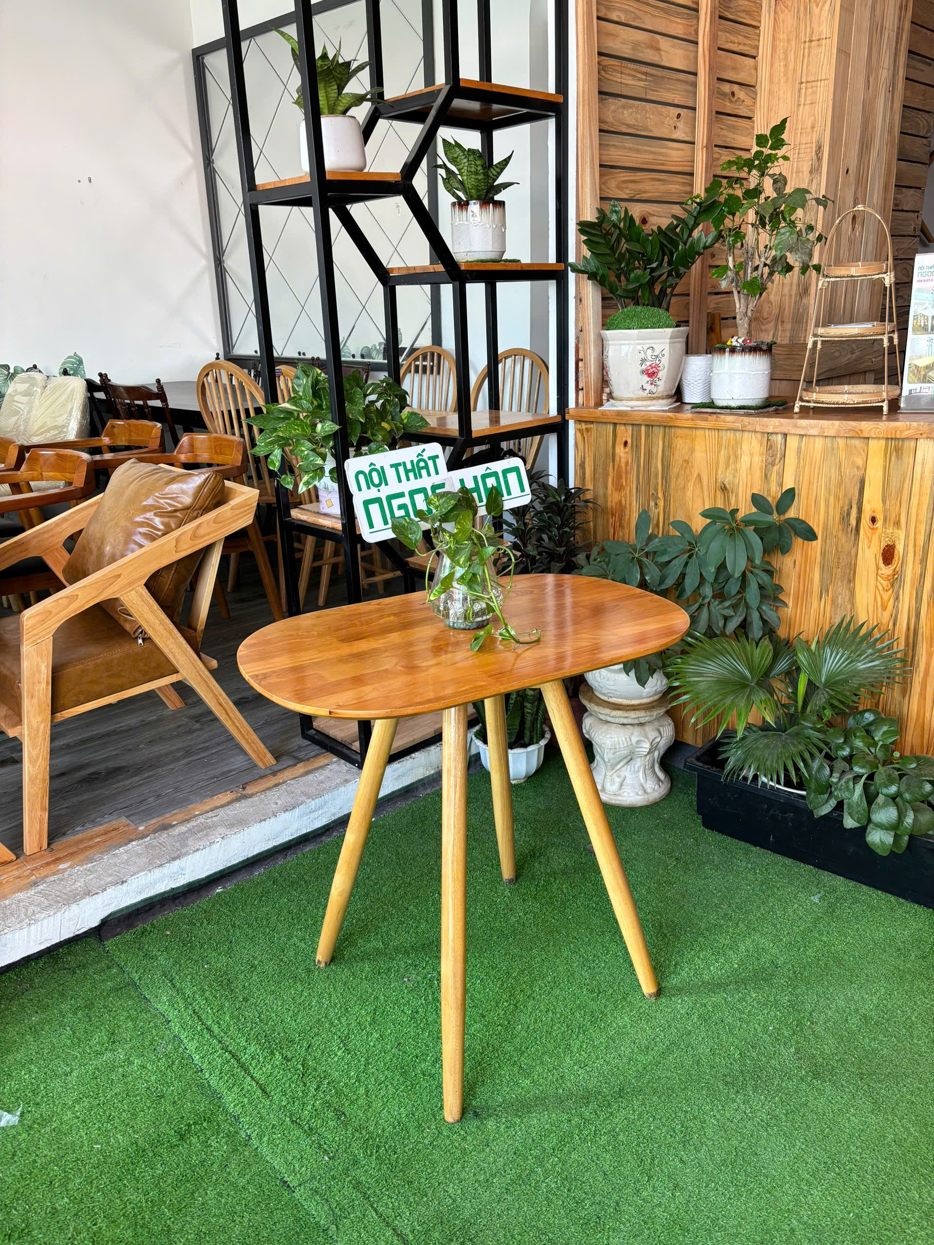 BÀN GỖ VUÔNG, TRÒN DÀNH CHO QUÁN CAFE- VẺ ĐẸP MỘC MẠC TẠO NÊN KHÔNG GIAN CÓ GU
